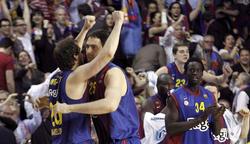 Ingles (i) y Lorbek celebran el triunfo ante el Panathinaikos. | EFE