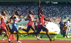 Ben Johnson celebra su triunfo en Seúl 1988. | Cordon Press