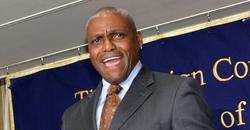 Carl Lewis, durante una conferencia de prensa en Tokio. | Cordon Press