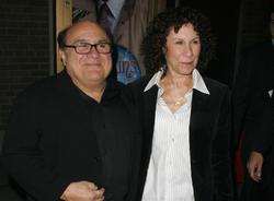 Danny DeVito y Rhea Perlman | Cordon Press
