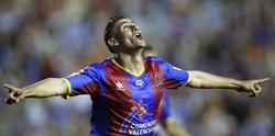 Abdelkader Ghezzal celebra su segundo gol. | EFE