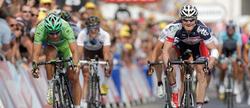 Greipel se impone a Sagan al sprint. | EFE