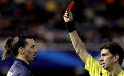 Ibrahimovic, expulsado en la ida de octavos de final frente al Valencia. | EFE/Archivo