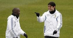 Kak, junto a Lass, en un entrenamiento con el Madrid. | Archivo