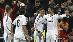Cristiano Ronaldo celebra su gol junto a Özil, Ramos y Khedira. | EFE
