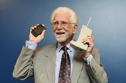 Martin Cooper, el inventor del telfono mvil. | Corbis Images