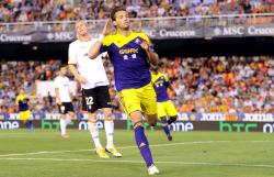 Michu celebra su gol al Valencia, el que supona el 0-2 provisional. | Cordon Press