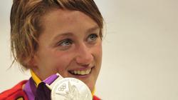 Mireia Belmonte, con una de las dos medallas de plata logradas en Londres 2012. | EFE/Archivo