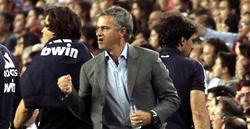 Mourinho celebra un gol de Cristiano en el clsico. | EFE