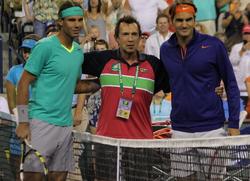 Nadal y  Federer, antes del comienzo de su partido en Indian Wells| Cordon Press