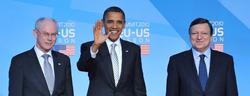 Barack Obama, entre José Manuel Durao Barroso y Herman Van Rompuy, en Lisboa en 2010. | Cordon Press