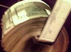 Billetes de 100 dlares usados por Gilbert Arenas como papel higinico. | instagram: gilbertarenas0