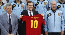 Mariano Rajoy posa con la seleccin. | EFE