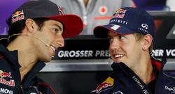 Daniel Ricciardo (i) compartir box con Sebastian Vettel en Red Bull. | Cordon Press/Archivo