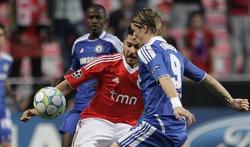 Fernando Torres ante Javi Garca. | EFE