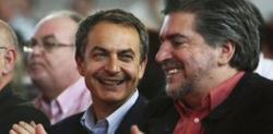 Zapatero junto a su negociador de confianza, Jesús Eguiguren. | Archivo