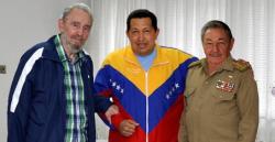 Chvez fue visitado por los dictadores Fidel y Ral Castro. | EFE