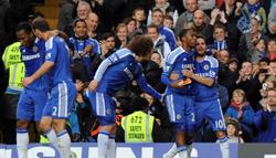 Mata celebra con Sturridge un gol. | EFE