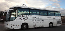 El autobs en pleno trayecto | Ruta del Vino de Rioja Alavesa