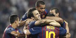 Cesc celebra junto a sus compañeros el segundo gol. | EFE