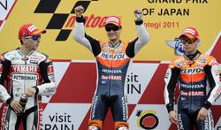 Dani Pedrosa celebra en el podio su triunfo en Japn. | EFE