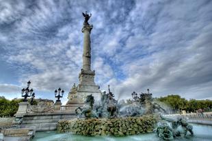 Monumento a los girondinos en la Explanada de Quinconces, en Burdeos. | Flickr/CC/vinh161