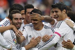 Los jugadores del Real Madrid celebran el gol de Di María. | EFE