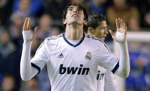 Kaká celebra el tanto del empate. | EFE