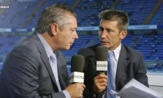 Carlos Martínez junto a Michael Robinson