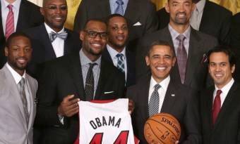 Obama junto a Lebron cuando jugaba en Miami | Archivo