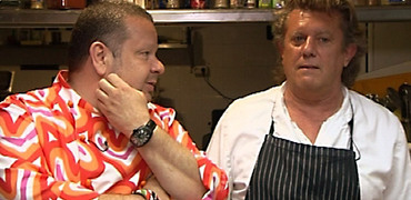 Chicote y el dueo del restaurante