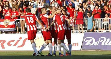 Los jugadores del Almera celebran un gol. | EFE