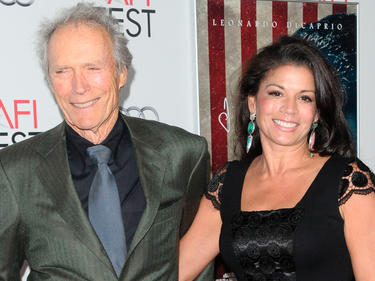 Clint Eastwood y Dina Ruiz 