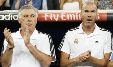 Zinedine Zidane (d), junto a Carlo Ancelotti. | Cordon Press