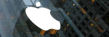 Logotipo de Apple en su tienda de la Quinta Avenida de Nueva York. | Rob Pongsajapan/cc-by-2.0