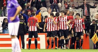 Los jugadores del Athletic celebran el nico tanto del encuentro. | EFE