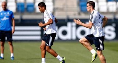 Gareth Bale entrena con el grupo. | realmadrid.com