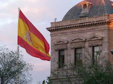 Bandera de Espaa en la plaza de Coln | Wikipedia