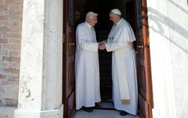 Los dos Papas en el Vaticano | Foto: Osservatore Romano