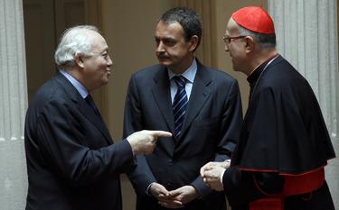 El cardenal Bertone, con Zapatero y Moratinos | Cordon Press