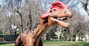 Recreacin del dilofosaurio | Zoo Aquarium de Madrid