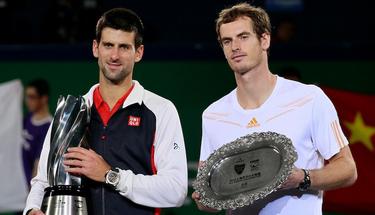 Djokovic y Murray posan con sus trofeos en el Masters 1000 de Shanghai. | Cordon Press