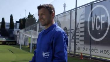 Miroslav Djukic protagoniza la campa�a de abonados del Valencia. | Vcfplay.com