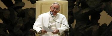 El papa Francisco ha recibido este sábado a los miles de periodistas destacados en Roma para cubrir el cónclave | EFE