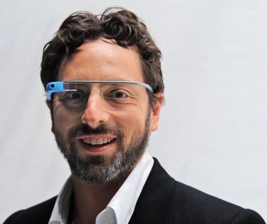 Sergey Brin posando con sus Google Glass. | EFE