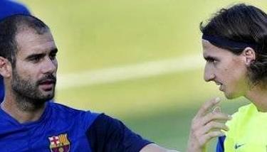 Guardiola e Ibrahimovic, cuando ambos pertenecan al Barcelona. | Archivo