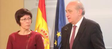 Jorge Fernández Díaz, junto a Estefanía Beltrán de Heredia. | Mir