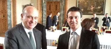 Jorge Fernndez Daz junto a Manuel Valls. | Archivo