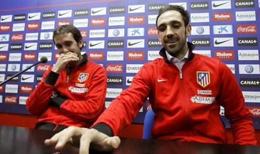 Juanfran Torres (d), en rueda de prensa junto a Diego Godn. | EFE