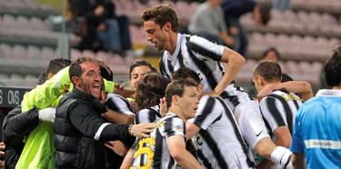La Juventus celebra su tanto ante el Cagliari. | EFE